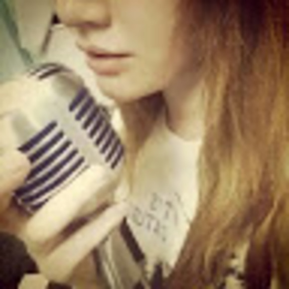 Meet your Posher, Ava - Picture 1 of 1